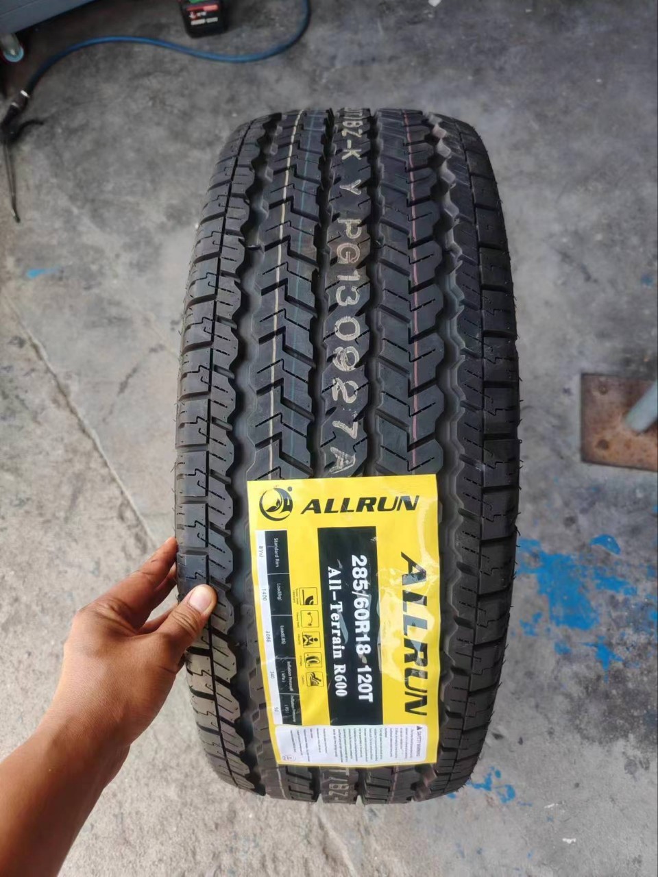 Brand New Off-Road Tires 285/60R18 at All-Terrain Suitable for Lexus Land Cruiser 2856018