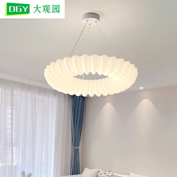 Dayuan lámpara de araña de jardín lámpara de dormitorio internet celebridad chica cálida lámpara de sala de niños lámpara de comedor moderna simple lámpara de dormitorio principal