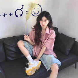 彩色格纹短袖衬衫女夏季宽松休闲设计感古巴领情侣泡泡纱格子衬衣