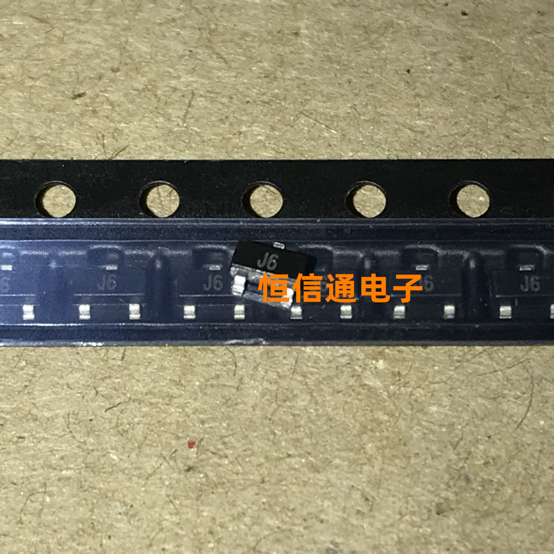 全新进口 S9014 丝印：J6 SOT-23 0.1A/45V NPN晶体管 实图拍摄