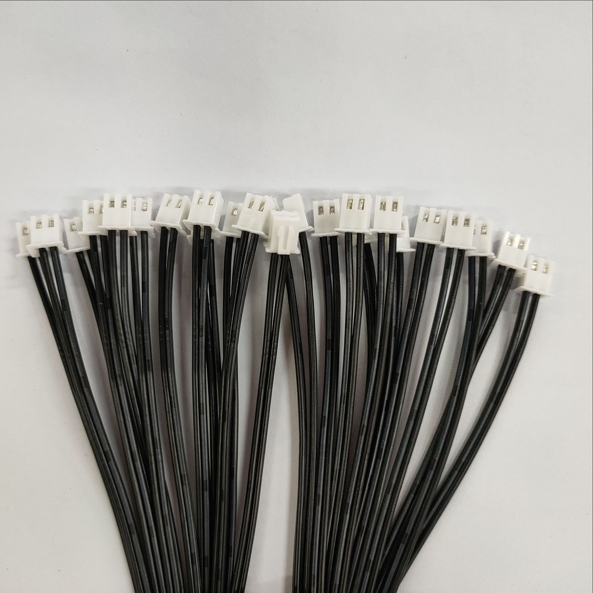 厂家直供2468 22#PVC电子线·XH2.54空中对接公母端子线2P排线