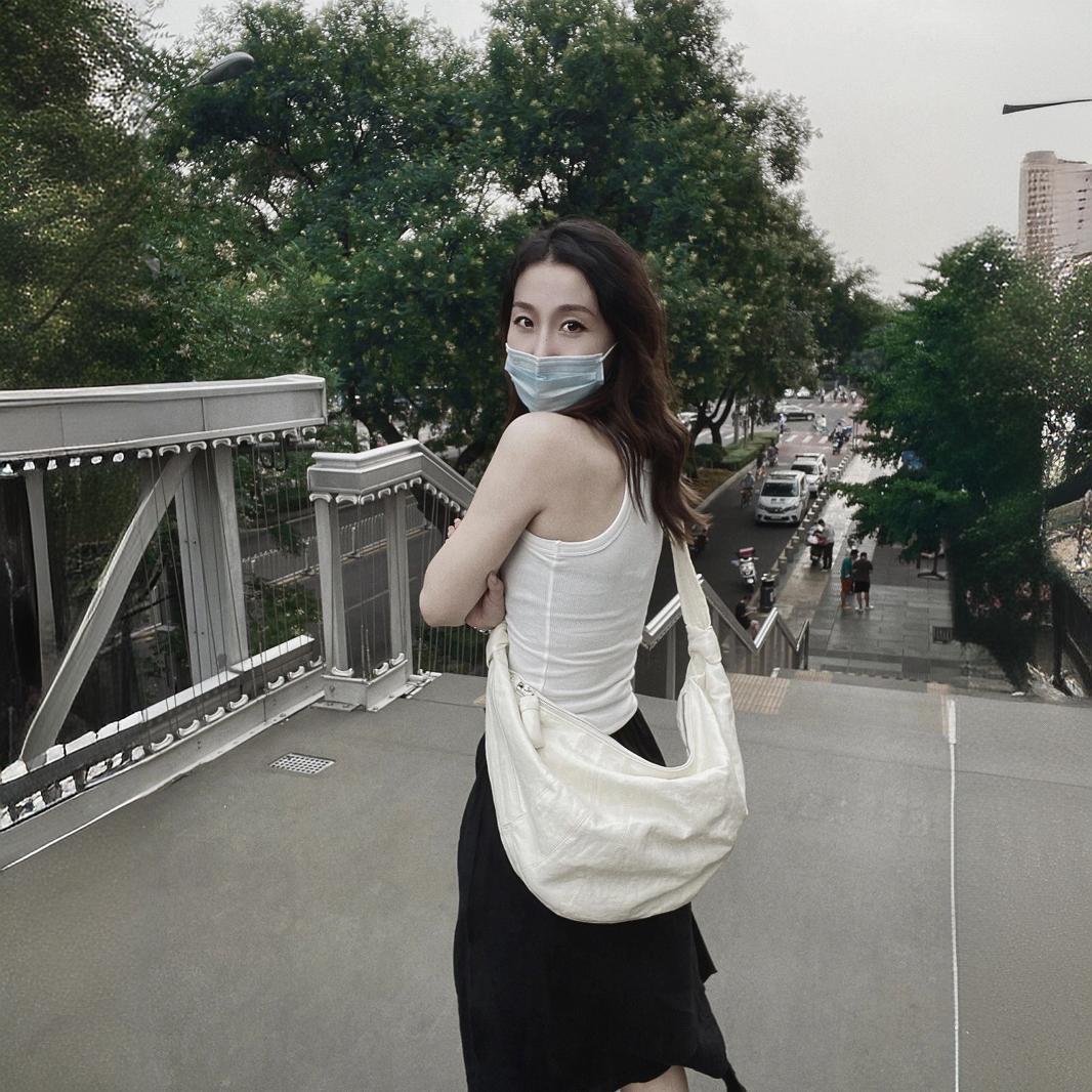 LE NEW LINEN 코팅 크로와상 가방 INSTAGRAM 스타일 트렌디 칭찬 가방 중립 올 매치 크로스 바디 매듭 크로와상 가방 만두 백