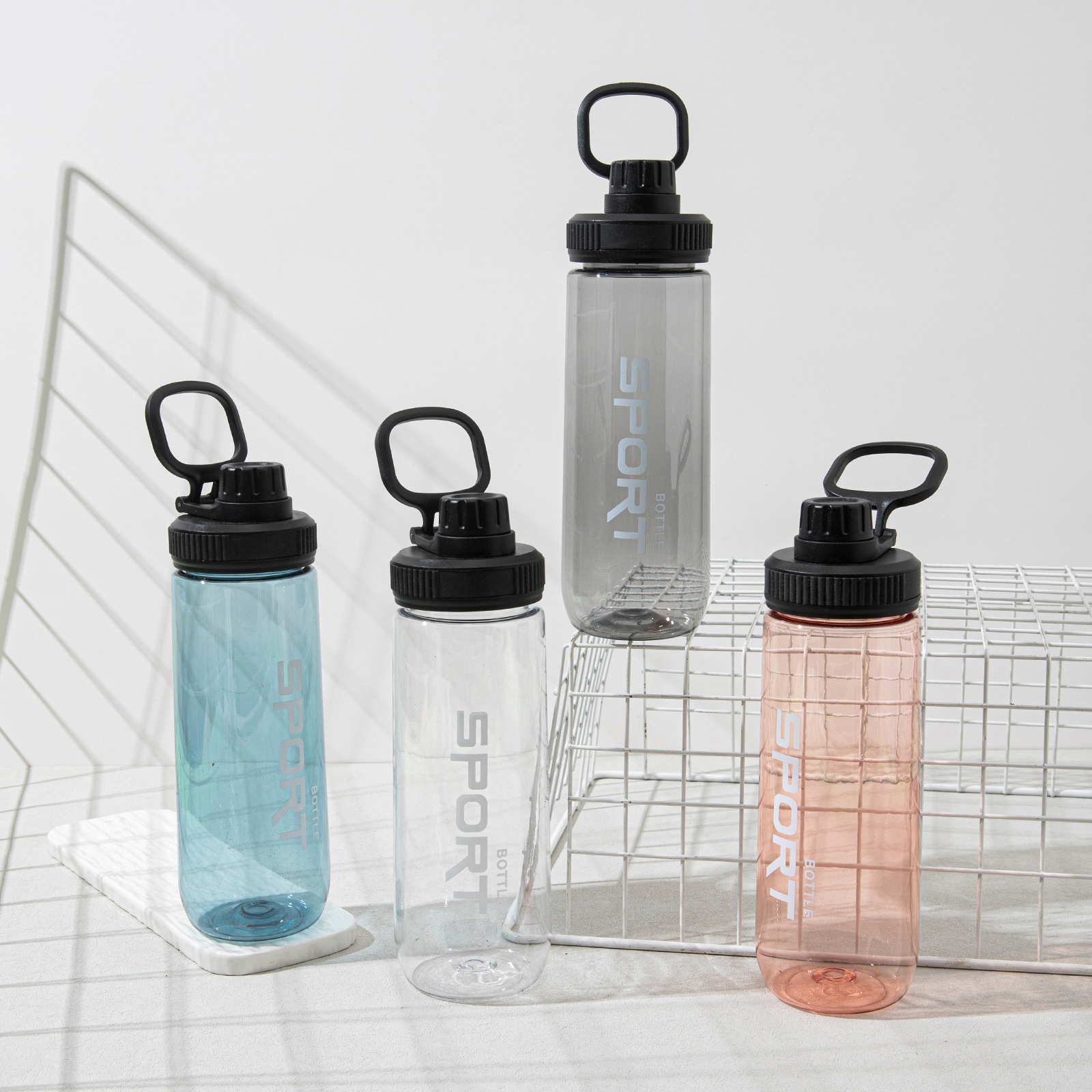 Nueva taza de agua deportiva, taza de plástico espacial de gran capacidad al aire libre a prueba de caídas, estudiantes masculinos y femeninos, botella de agua portátil de fitness de verano