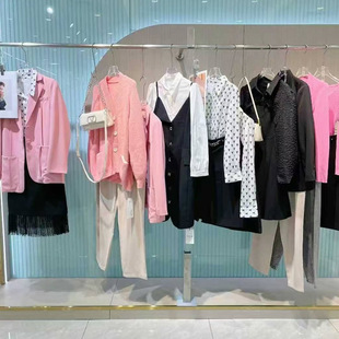 ����һ��Ů�b25��������L�������B��ȹ���b��������һ��؛Դ����