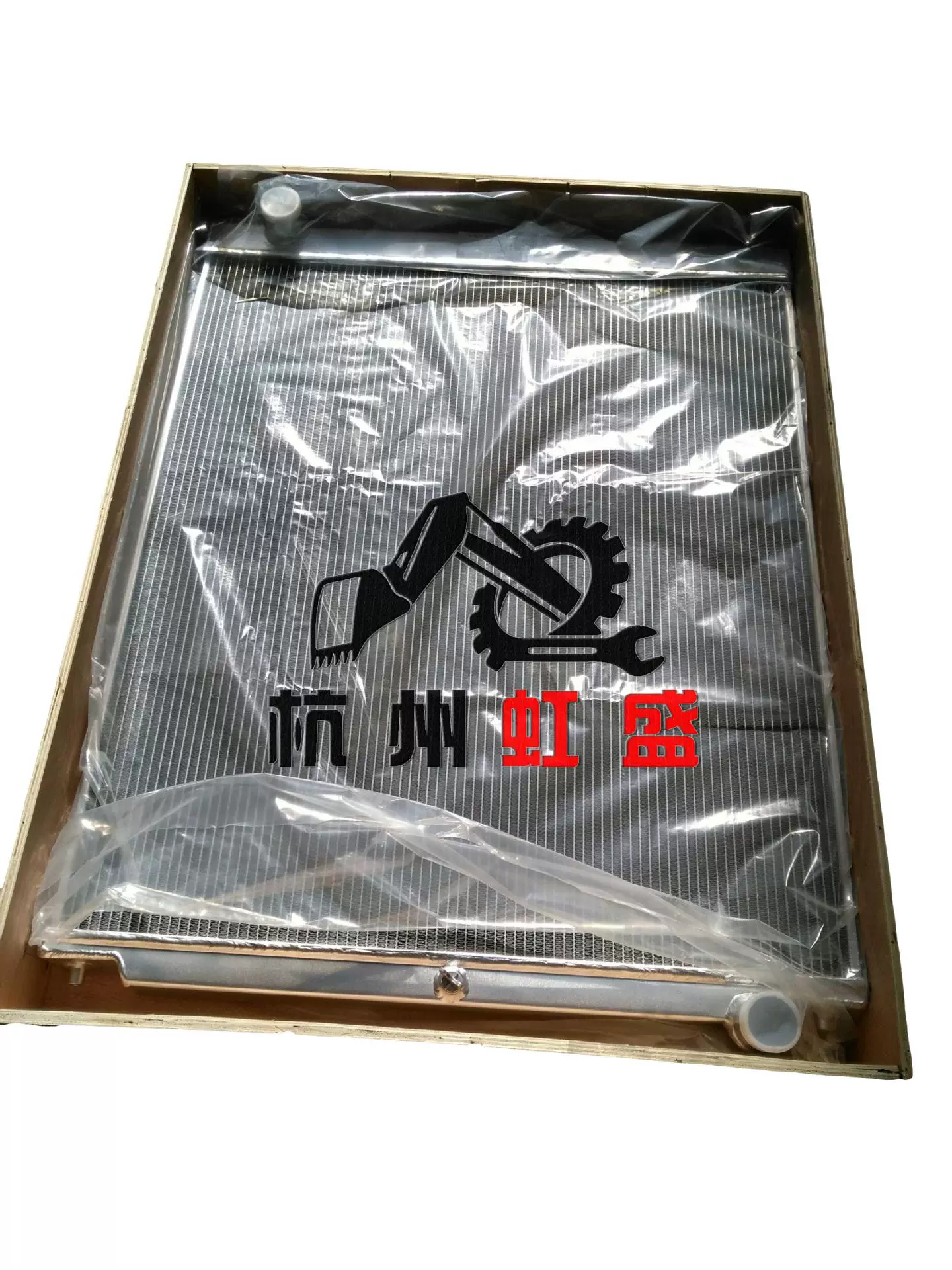 Применимо к аксессуарам для экскаваторов Sany 305 Sany 335 водяной бак охлаждающей коробки радиатора