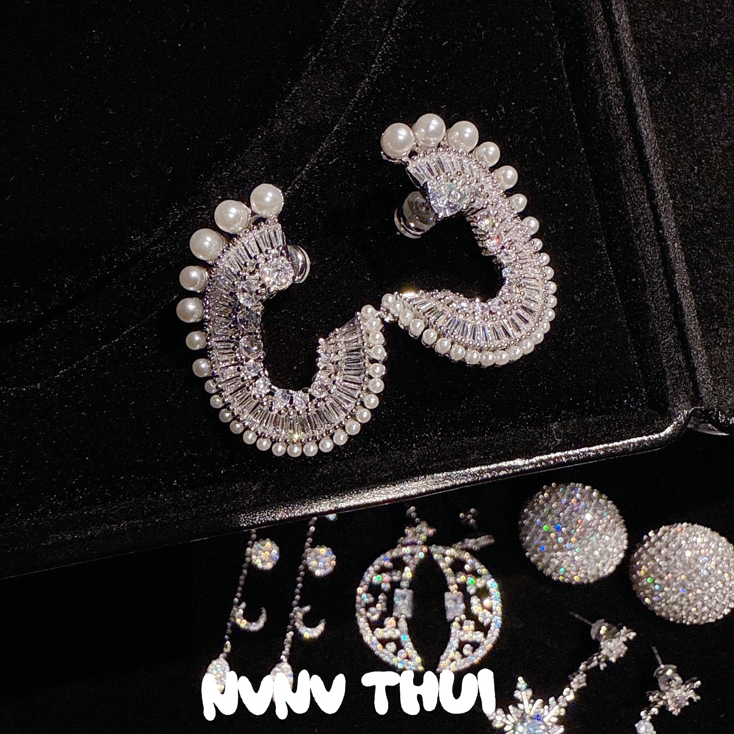 992QIP [Water Drops - Swirl T Diamond] Bead Earrings ~ No box