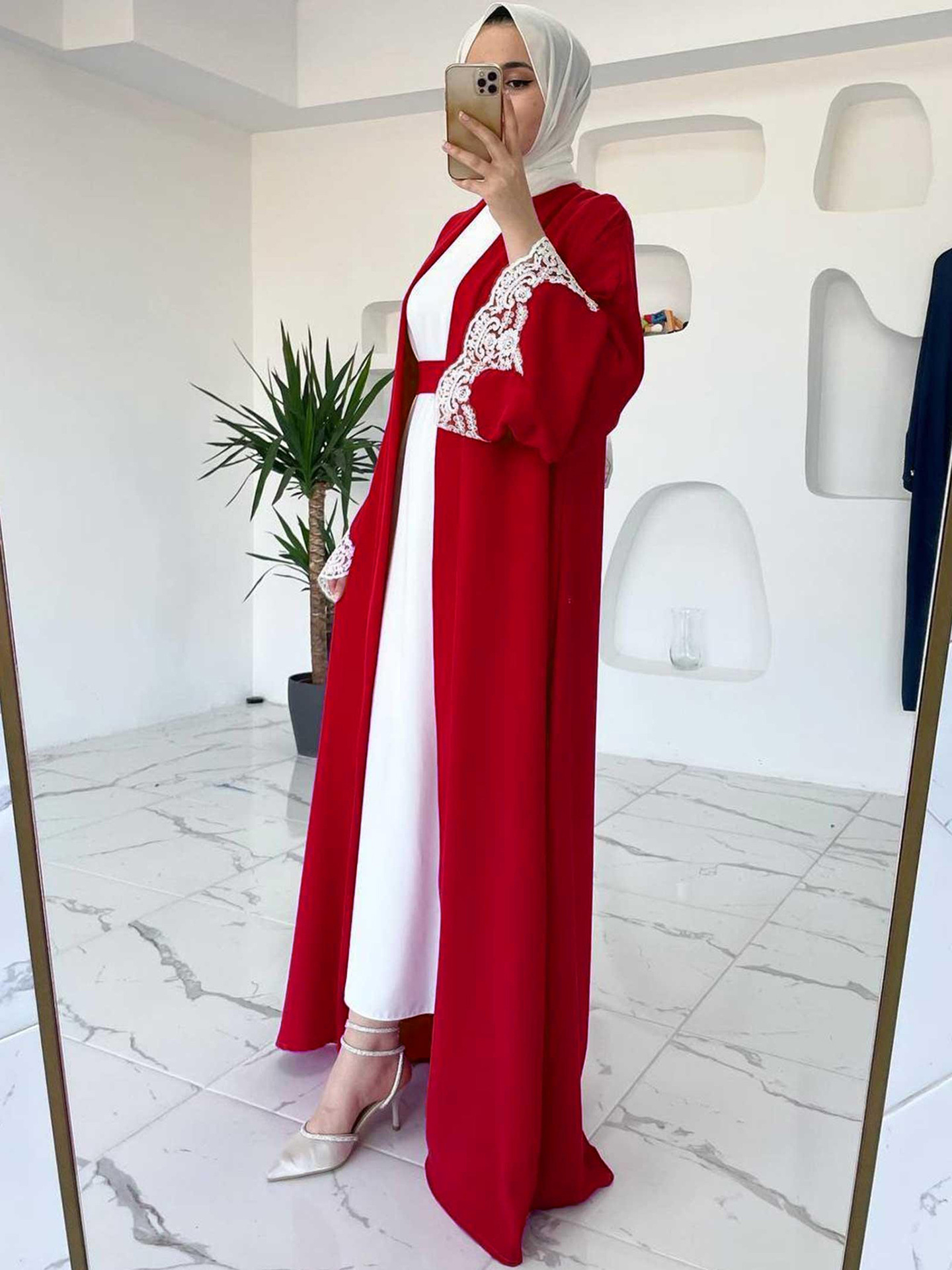 Ensemble abaya élégant en dentelle appliquée, cardigan et jupe gilet pour femmes musulmanes – Tenue deux pièces pudique_voghion.com