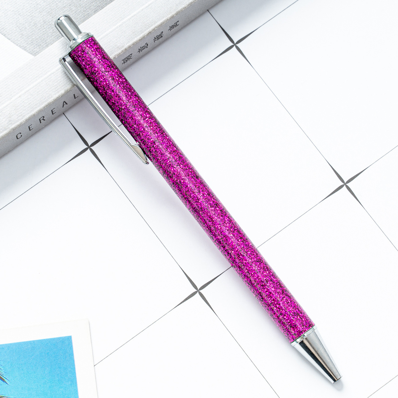 Presione el bolígrafo de aceite de metal creativo polvo de oro sequinado logotipo de impresión de regalos bolígrafo multicolor al por mayor