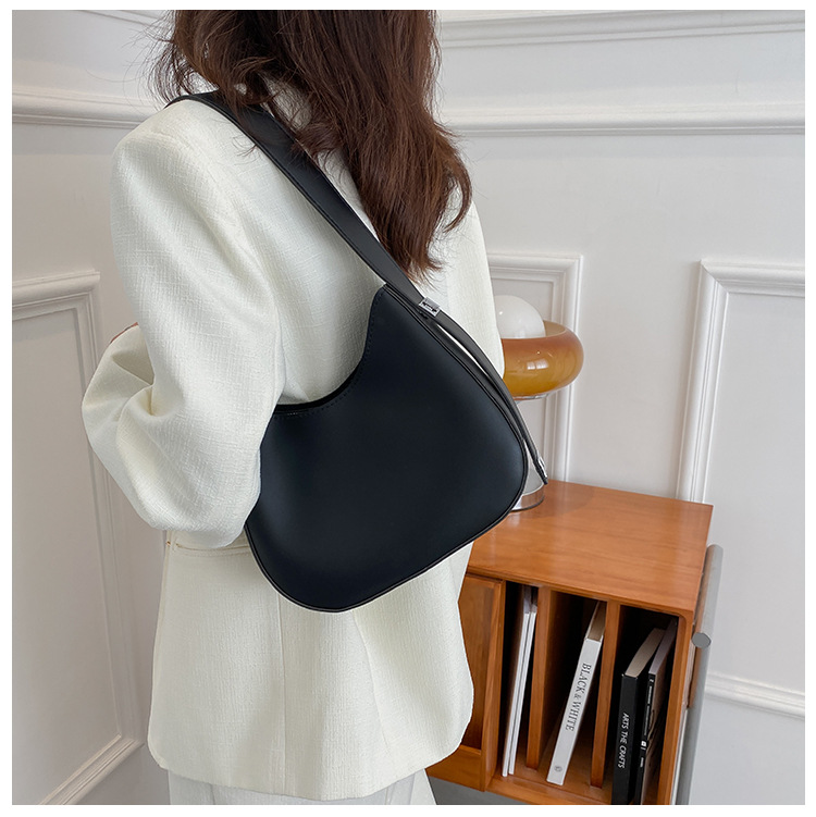 Teksturerede tasker til kvinder 2024 ny efterårsstil moderigtig enkelt skulder armhule taske enkelt skulder crossbody tekstureret bucket taske_voghion.com