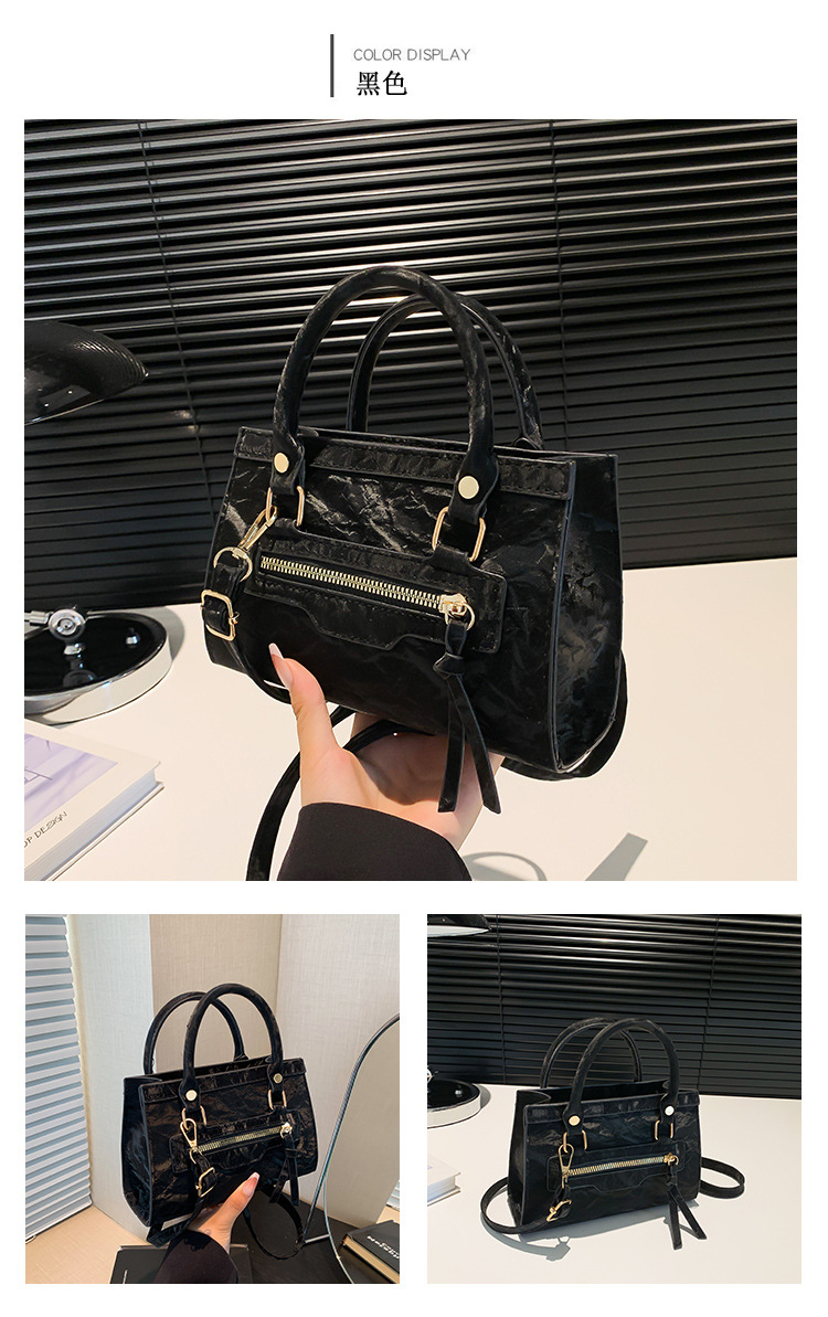 A retro, individualistic, casual single-shoulder crossbody bag for the autumn of 2024, featuring a fashionable, simple and elegant style, and a small square handbag for commuting undefined