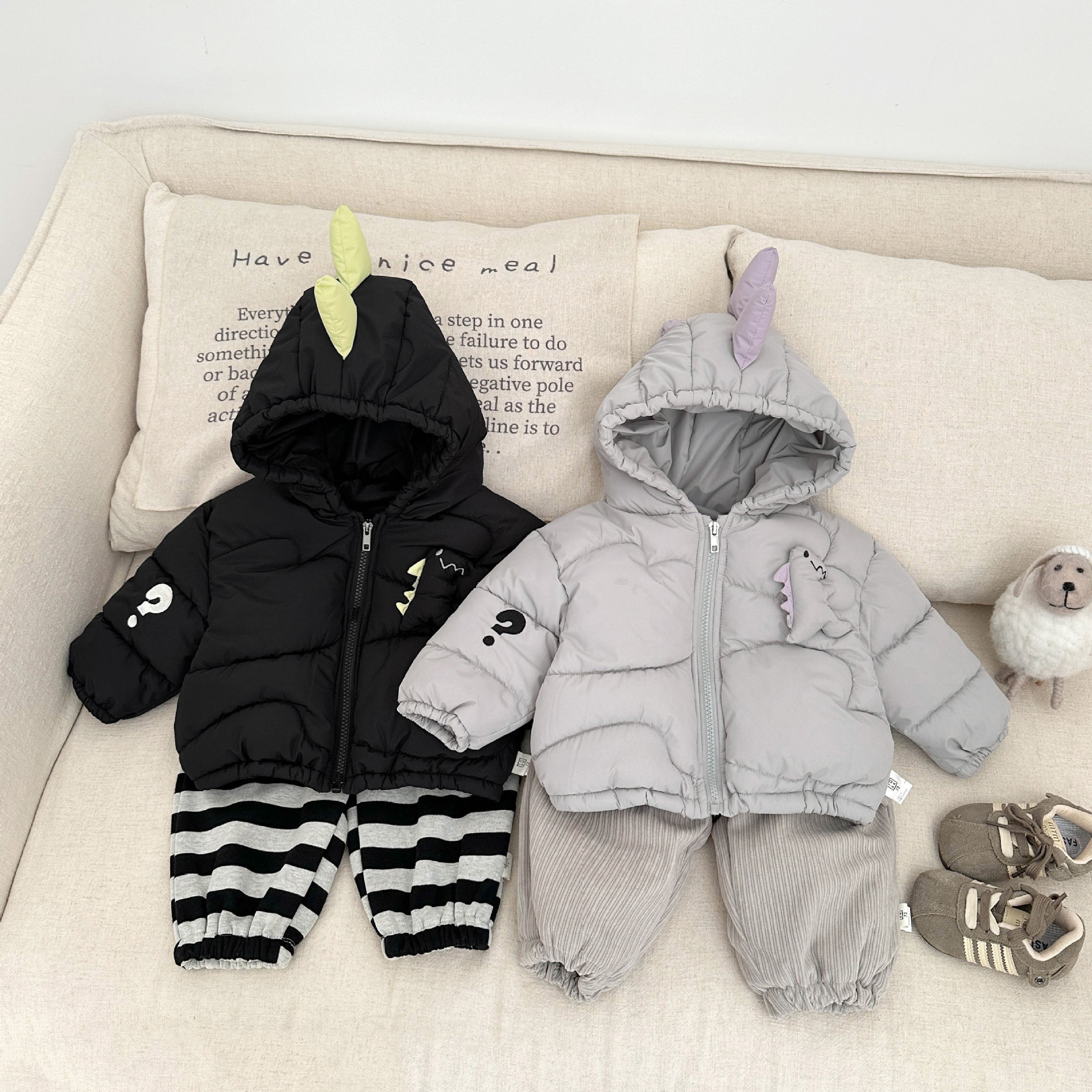 Ropa de algodón de invierno de algodón de pluma para niños invierno de algodón chaqueta de algodón caliente con capuchón lindo ropa de bebé