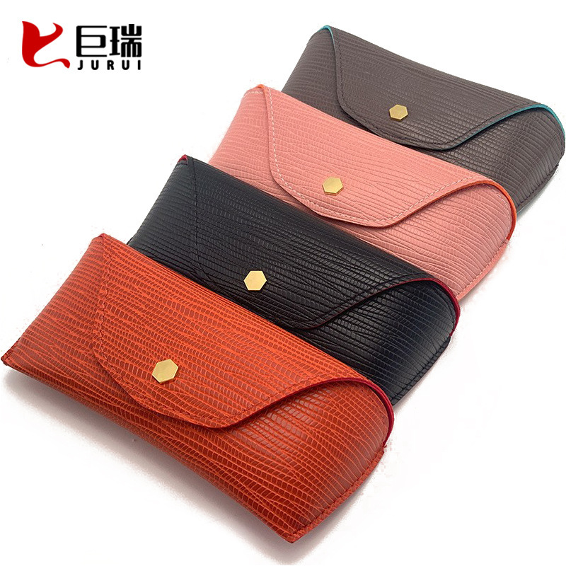 New manufacturers wholesale simple retro soft leather lightweight multi-functional anti-pressure glasses box snap design safe and reliable