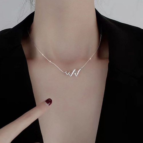 Serpentine Geometric Spiral Wave Necklace for Women | Niche Design Statement Clavicle Chain | Minimalist Trendsetting Instagram-Famous Clavicle Necklace