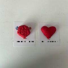 バレンタインデー七夕祭りのコンサートの周辺の立体的な愛のバラの花は芽を出すことができます。