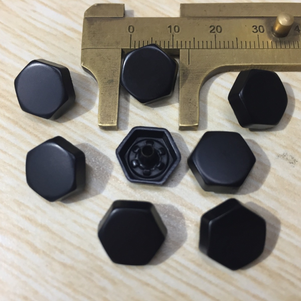 现货供应 锌合金新款四合扣菱形 服装辅料装饰扣 特价批发