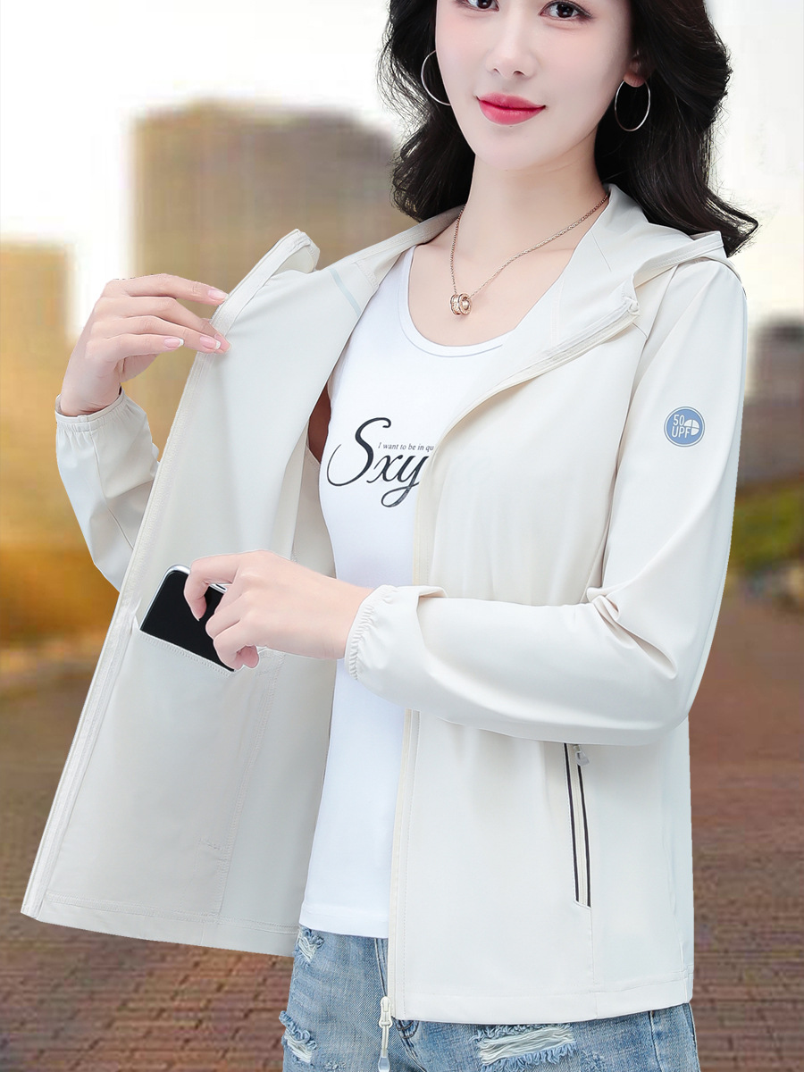 Upf50+ Ice Silk Sun Protection Clothing for Women, Thin and Breathable, New Summer Style, Fashionable Sun Protection Jacket for Middle-Aged Mothers