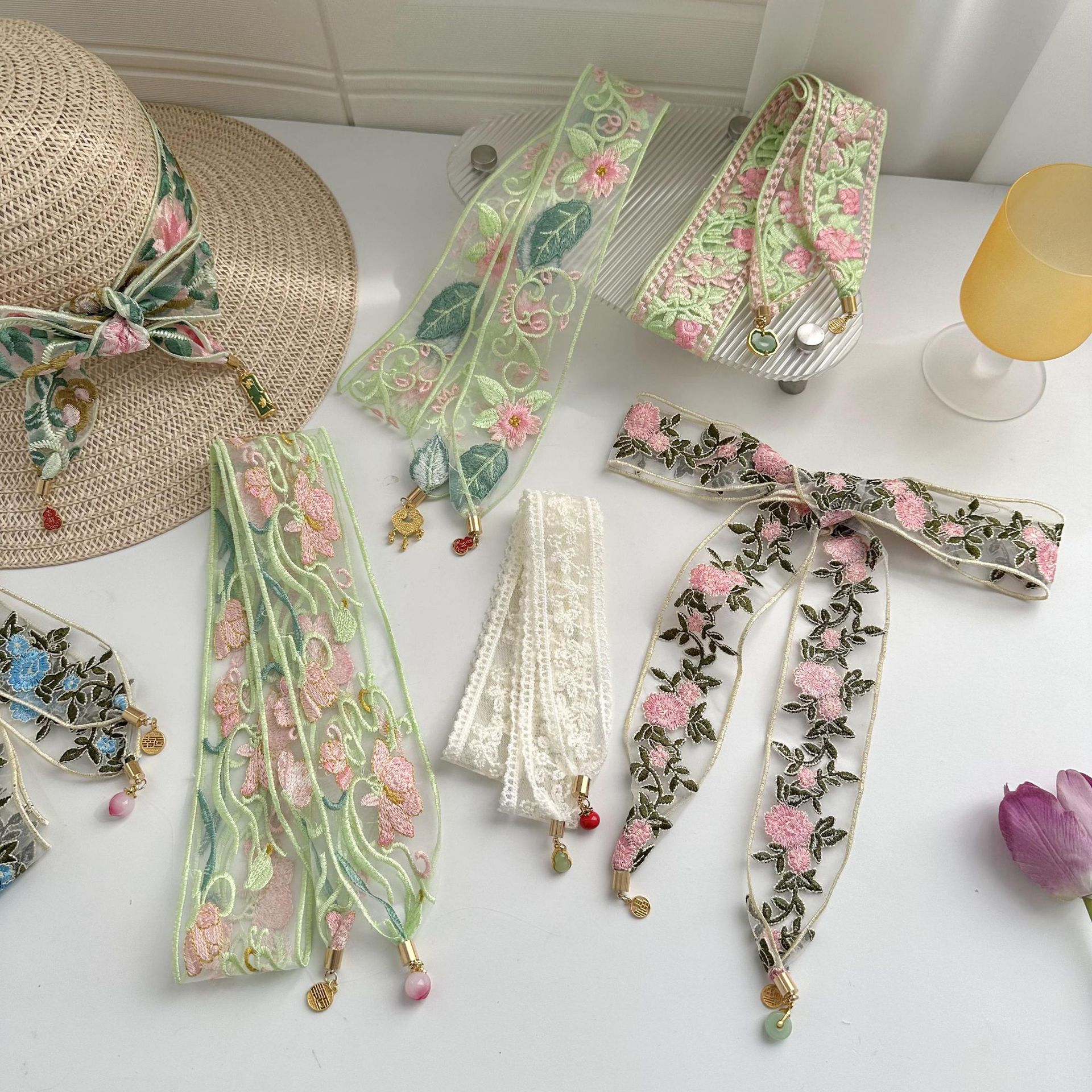 Bandas de cabello para mujeres bordadas chinas toallas de cabello de alto nivel sensación de tela floral de estilo chino colgante de borde ancho cinturón de lona multipropósito