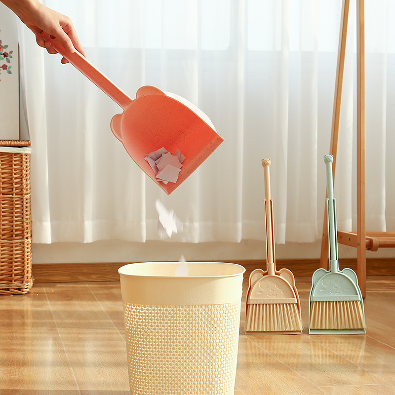 Los niños juegan a las casitas escoba de plástico Mini pequeña escoba recogedor cepillo de aprendizaje escoba herramienta Escoba de pelo suave combinación