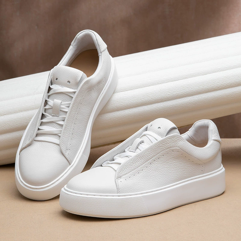 Новые повседневные кроссовки мужские кожаные дикие белые туфли корейские спортивные кожаные туфли с толстым подошвом