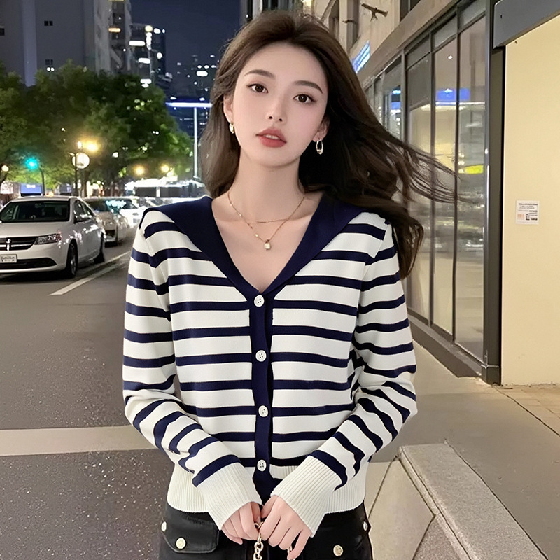 AI figure in stock 2025 spring new Korean women's fashion lapel striped top base sweater sweater women