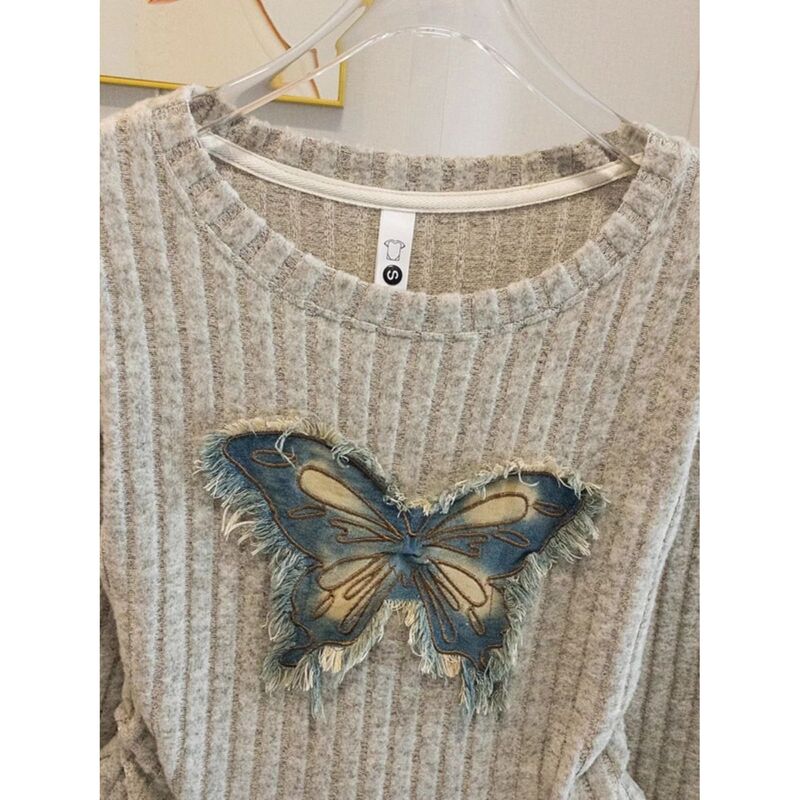 アメリカのレトロなしわの長袖のtシャツの女性の2025秋冬のカーキ色の百合はやせています。|undefined