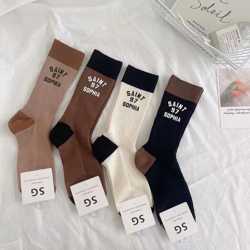 European high-quality double needle heavy industry silicone hot label socks color matching letter mid-calf length socks men and women fashion fashion socks pile socks
