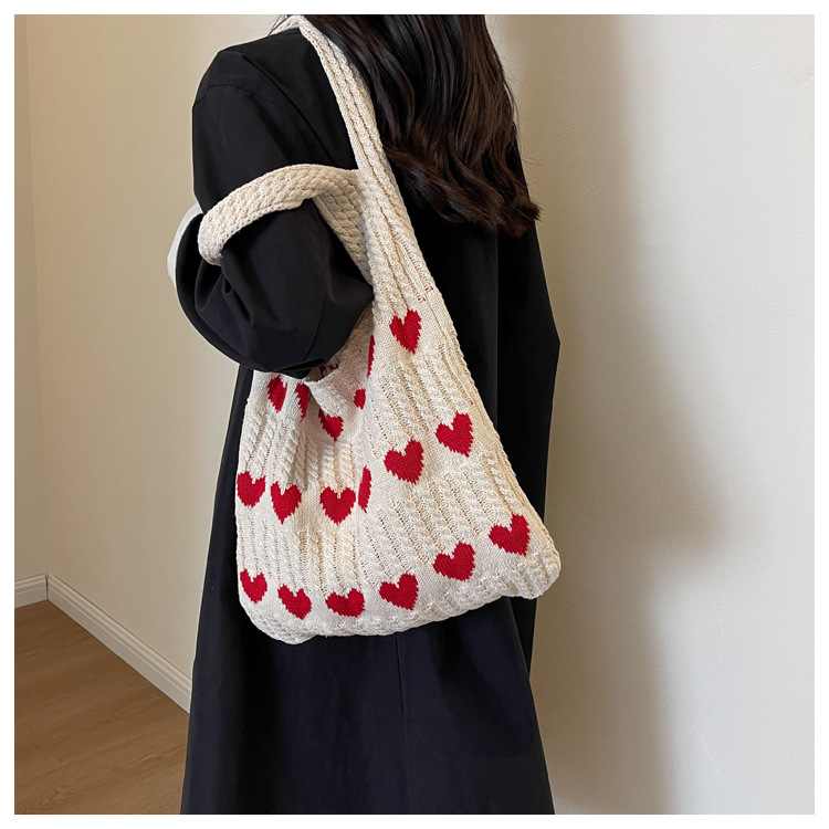 Women's Medium Knit Heart Shape Basic Classic Style Bucket Open Shoulder Bag display picture 3