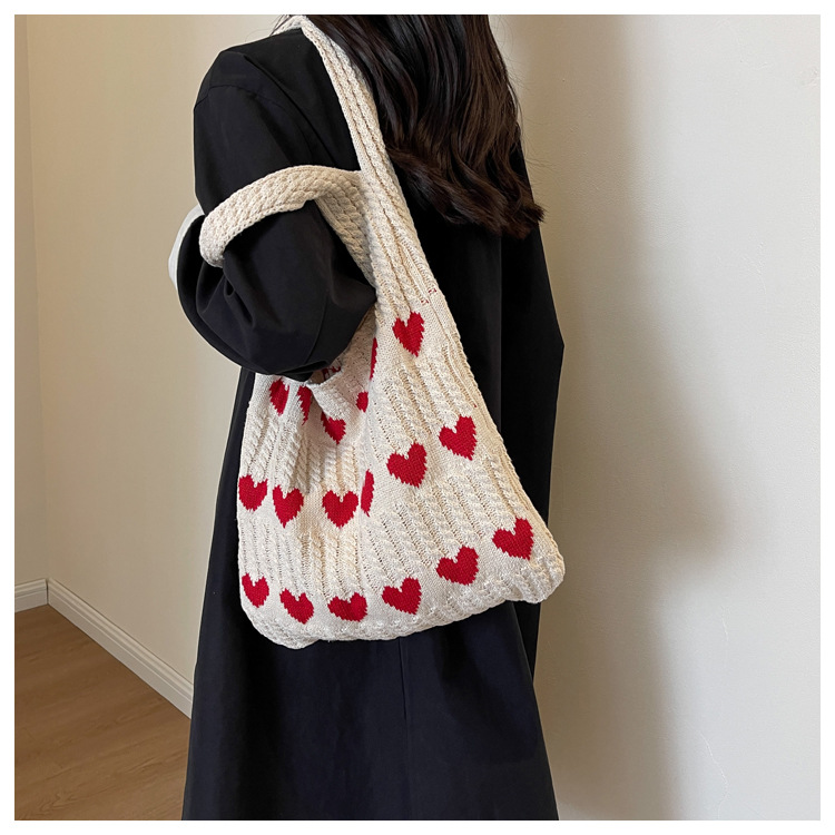 Women's Medium Knit Heart Shape Basic Classic Style Bucket Open Shoulder Bag display picture 3