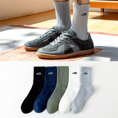 Socks for men and couples, crocodile head embroidered mid-calf socks, ins street versatile cotton socks, solid color sweat-absorbent sports socks