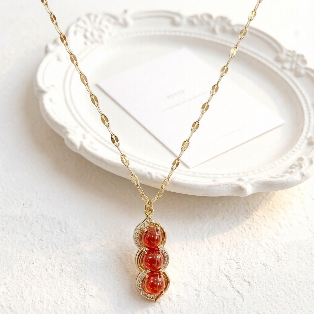 Pendant * gold, micro incrustation