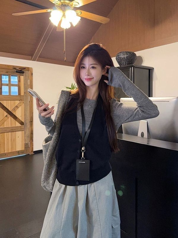 时尚韩系长袖针织衫叠穿挂脖背心女秋季显瘦百搭工装休闲裤三件套|undefined