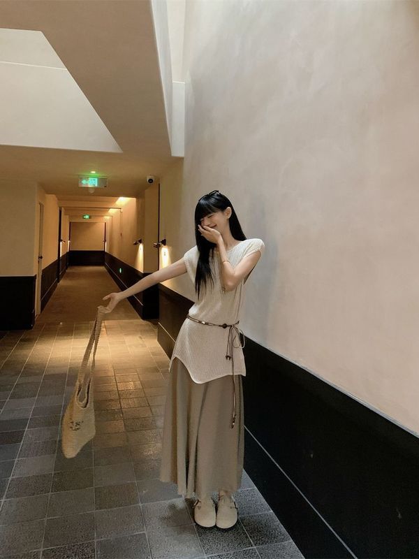 简约复古套装女夏季新款休闲慵懒风针织罩衫纯色背心连衣裙两件套|undefined