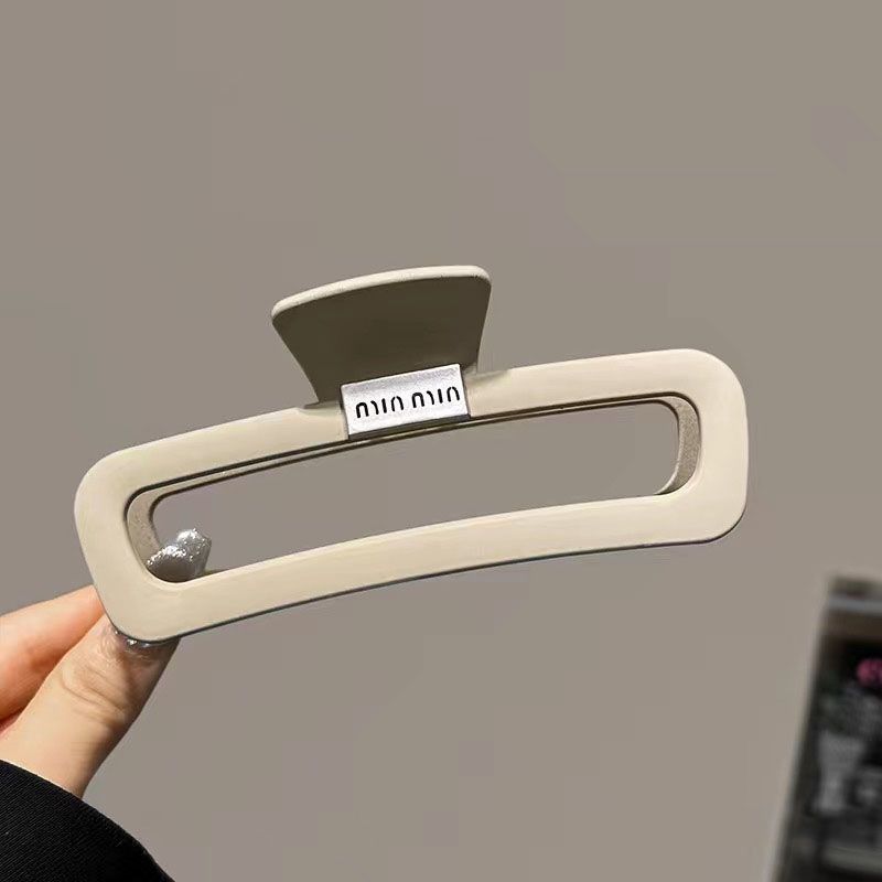 Versión coreana de letras negras, clip cuadrado grande, clip de tiburón femenino, volumen de cabello en la parte posterior de la cabeza, clip de cabello al por mayor