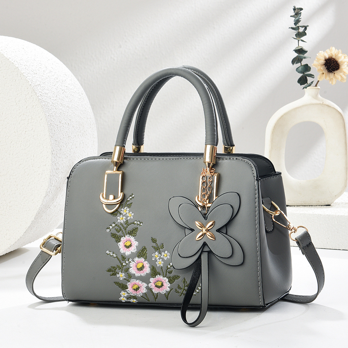 Bolso de mano bolso de madre bordado de estilo nacional bolso de mensajero de un solo hombro elegante y atmosférico