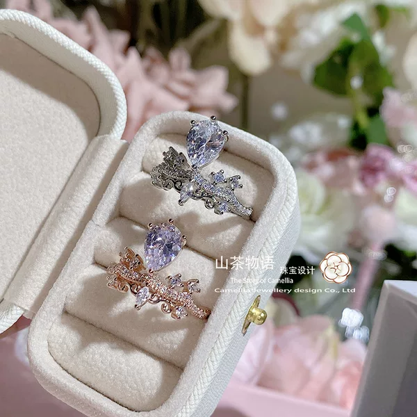 Camellia Princess Dubai same style gemstone ring female court plated 18K gold artificial diamond crown open ring