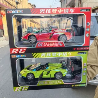 跨境儿童四通遥控汽车无线灯光遥控车充电动赛车玩具敞篷跑车模型