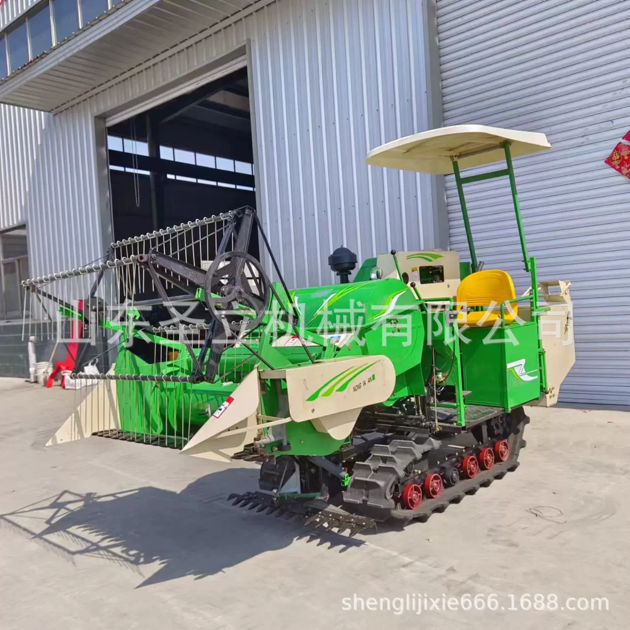 小型国补机型收割机可出口水稻联合乘坐式25马力家用常发柴油机