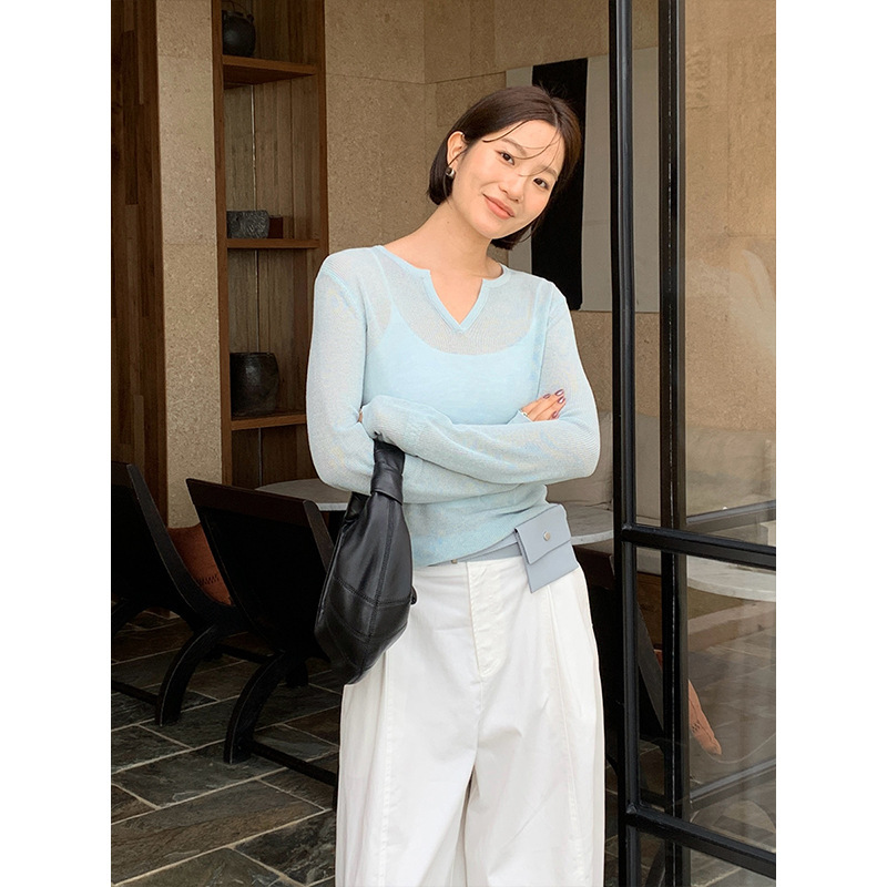 [Special Offer, No Returns or Exchanges] Relaxed Holiday Style V-Neck Knitted Blouse for Women 2026 Spring Simple Long-Sleeved Top T6215