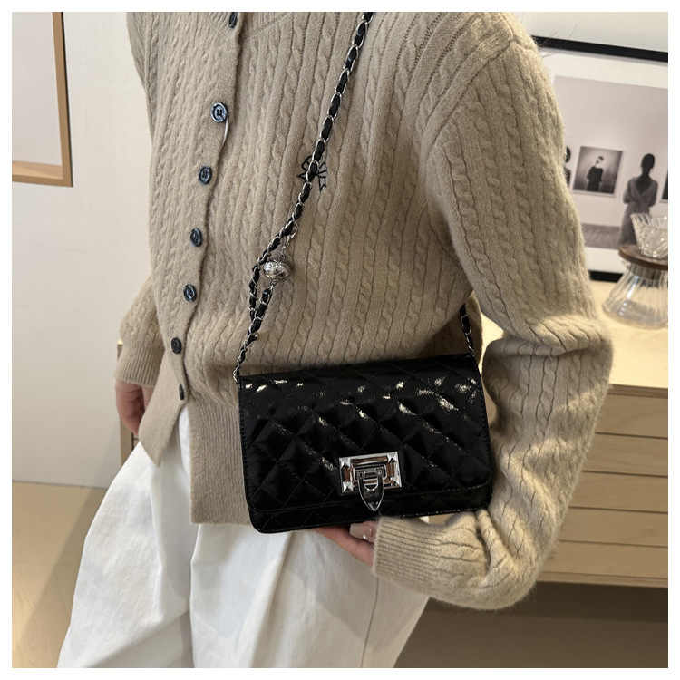 The diamond-patterned embroidered thread fashionable and elegant lock buckle elegant small bag for women's 2024 autumn new style versatile ins crossbody bag for women undefined