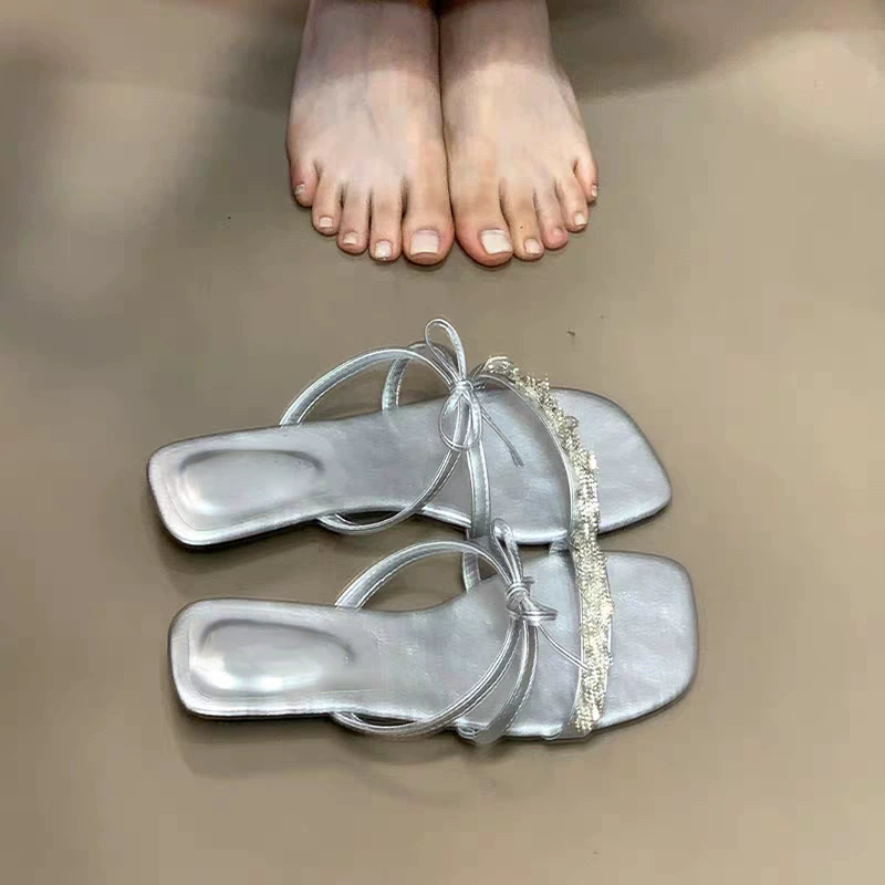 2025 года носить лук на улице сандалии тонкие шлепанцы со стразами фея новый ветер слово холодные тапочки женщина