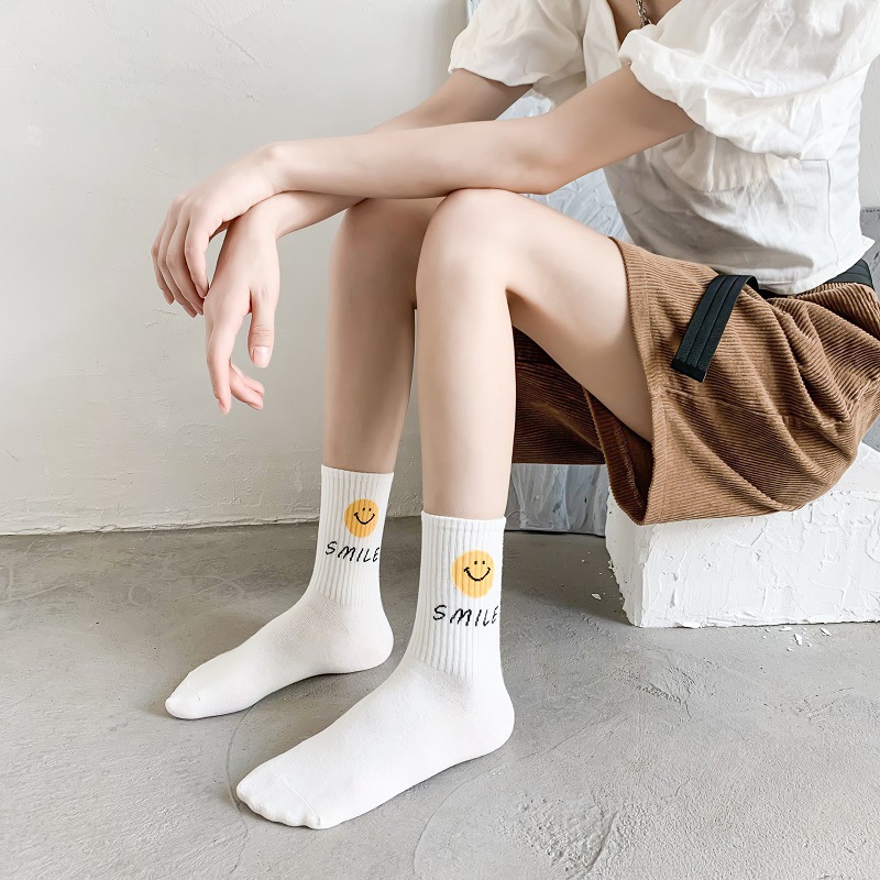 44g Weight Socks Classification Socks Lingerie Type Cotton Fabric Type A Pair Quantity Daily Occasion Smile Face Pattern Winter, Autumn Season Women's Gender Simple Style Style Women's Simple Style Smile Face Cotton Crew Socks A Pair 5