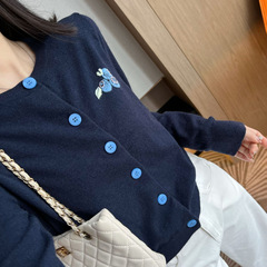 秋季25款蓝莓刺绣显摆显瘦藏蓝开衫/套头衫 082c503