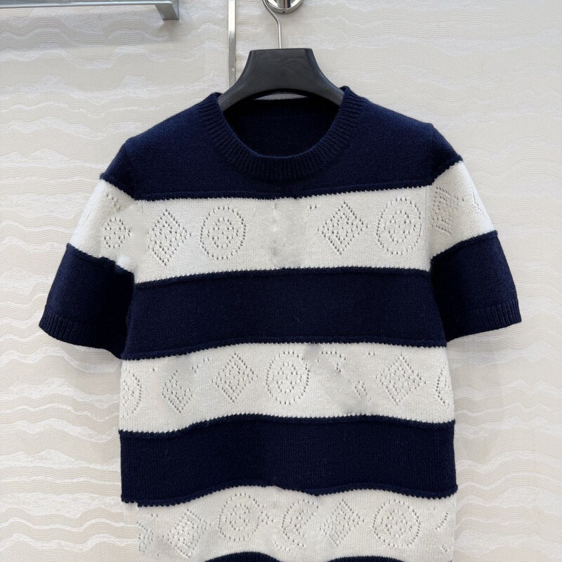Nanyou high-end nautical series hollow letter stripe short-sleeve sweater made of imported wool yarn with excellent texture Nanyou high-end nautical series hollow letter stripe short-sleeve sweater made of imported wool yarn with excellent texture
