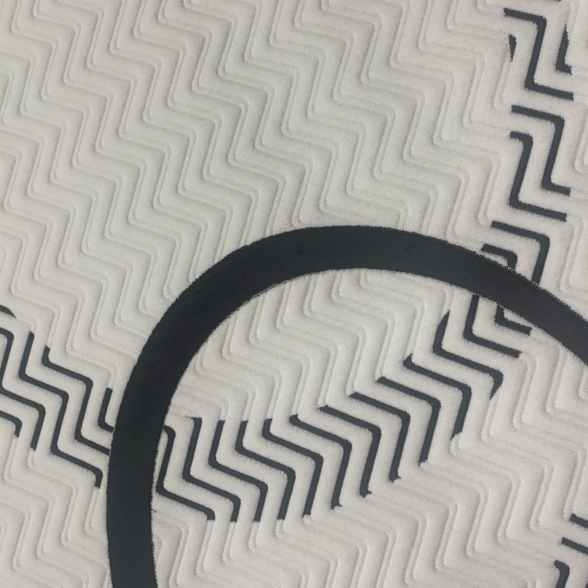 Fábrica de fuente de 400 gramos de tela de punto blanco y negro de dos caras, tela de colchón jacquard de punto de anillo de alto peso