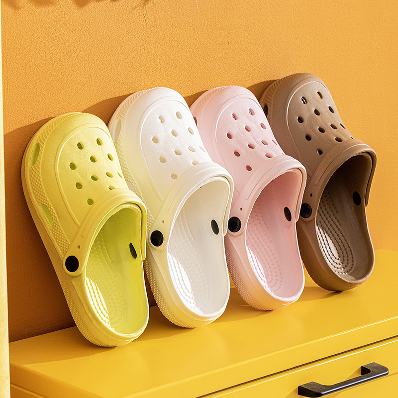 New Men's and Women's Crocs, Summer Indoor and Outdoor Couples' Foam Lightweight Drifting Shoes, Beach Breathable Garden Shoes New Men's and Women's Crocs, Summer Indoor and Outdoor Couples' Foam Lightweight Drifting Shoes, Beach Breathable Garden Shoes