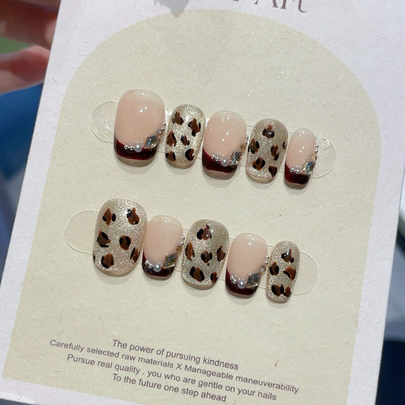 Autumn and Winter New Arrival Handmade Dressing Maillard Brown Leopard High-grade French Fake Nail Pieces Short Removable