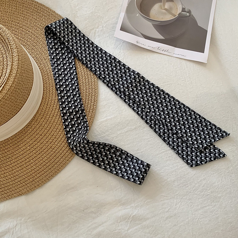 Bufanda de seda pequeña de lunares versión coreana femenina de todo fósforo ins bufanda de esquina larga y estrecha se puede combinar con bolso, camisa, cinta, cinta