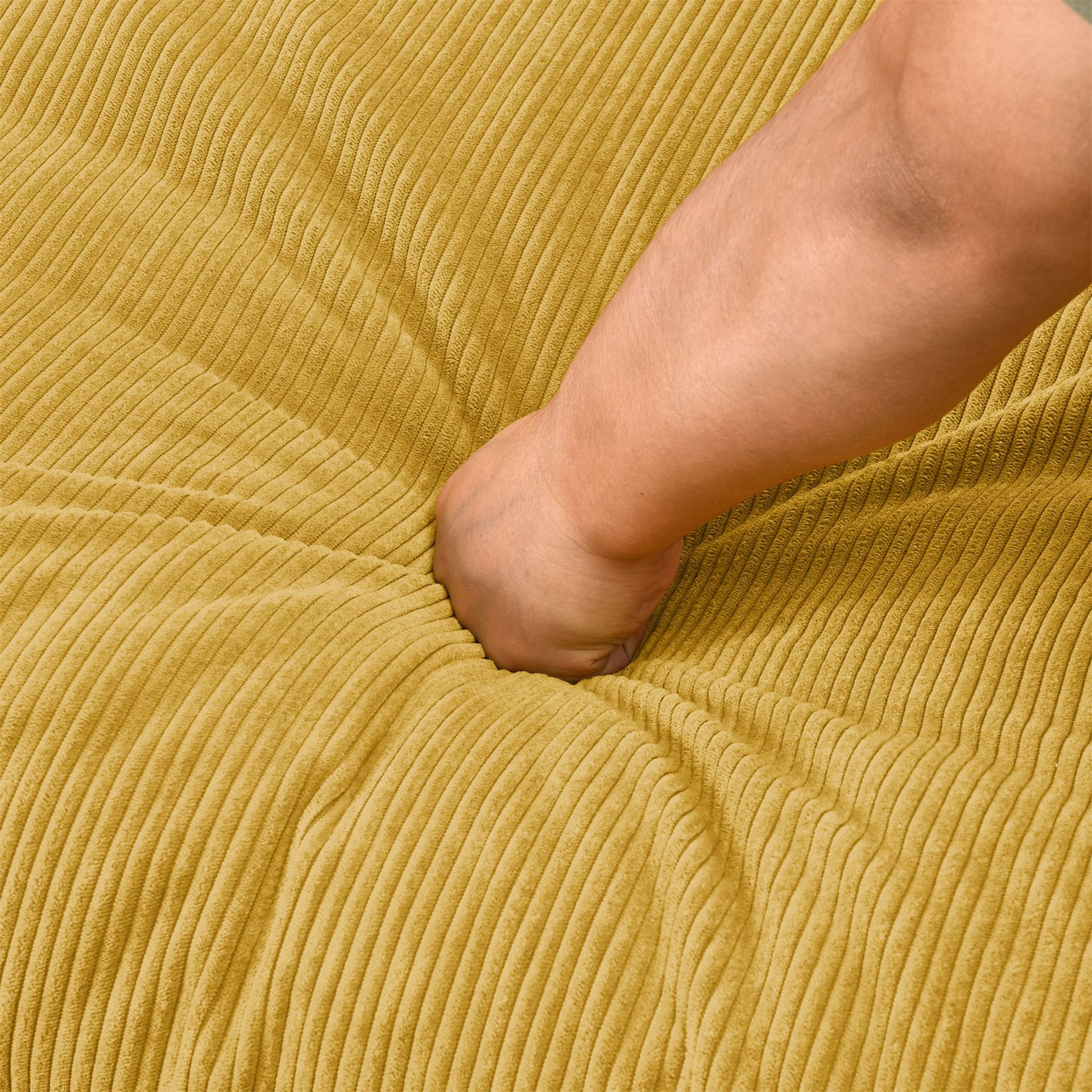 Cream Sands moderna mini sala de estar ultra ancha sentada profunda línea recta suave plum mat sofá de tela image 5