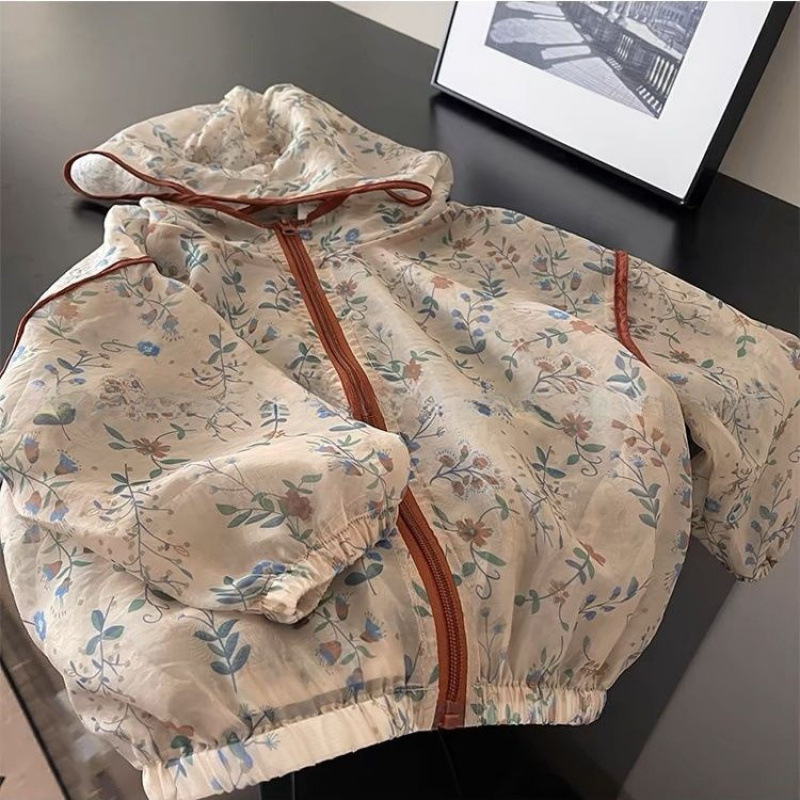 女の子の森花柄フード付き日焼け止め服韓国子供服 2025 夏レトロスタイルトップ通気性薄いジャケット|undefined