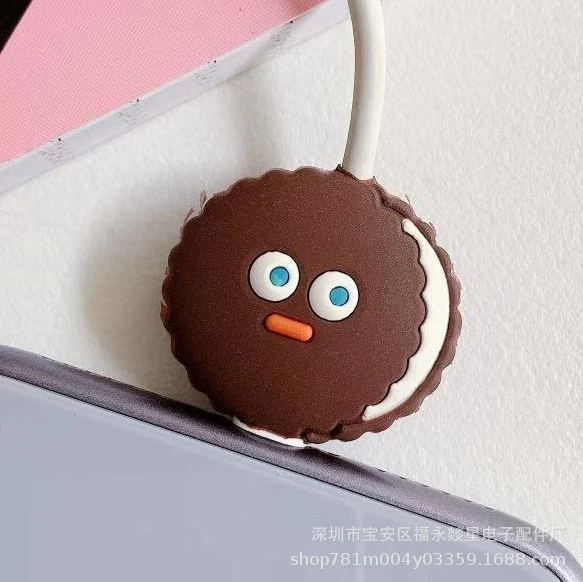 Яблоко, защитный чехол для карт, кабель зарядки